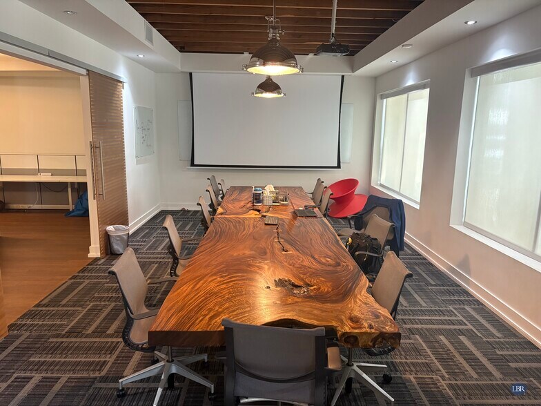 More Photos Of 1411 Highland Ave, Melbourne Office For Lease