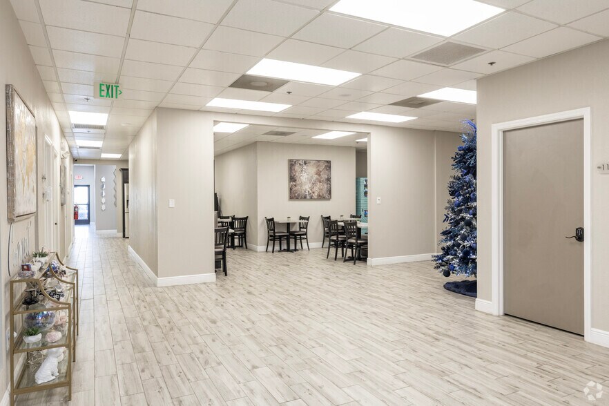 More Photos Of 1211 Tech Blvd, Tampa Manufacturing For Lease