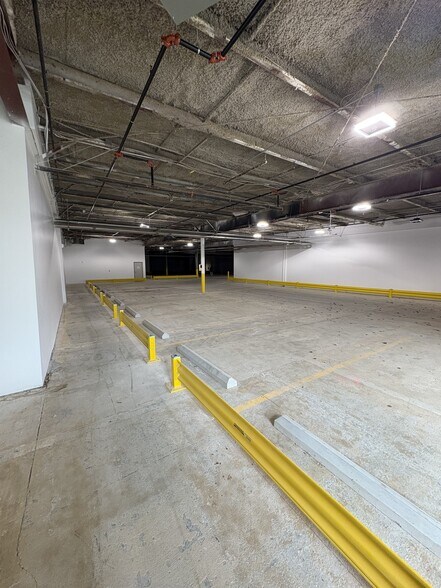 More Photos Of 5300 Kings Island Dr, Mason Office For Sale
