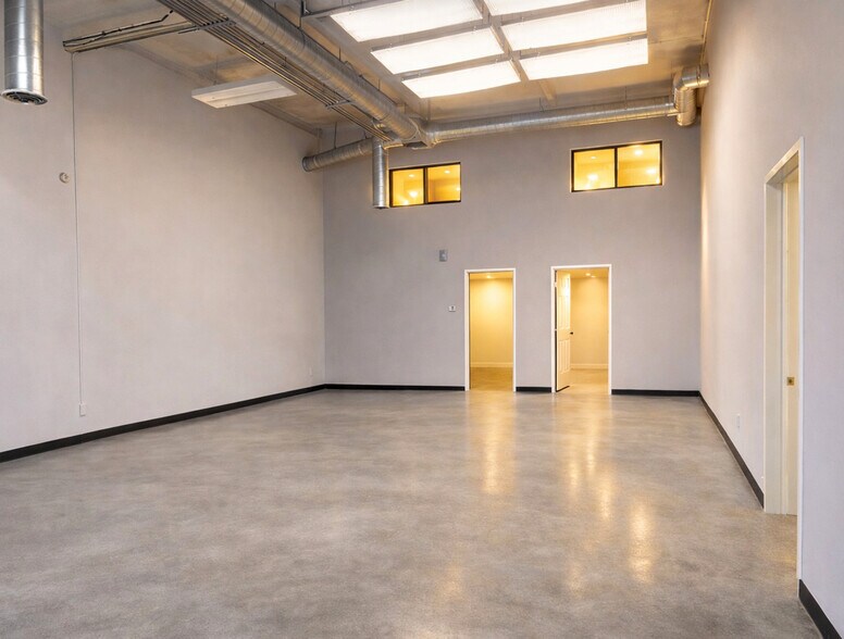 More Photos Of 2807 S Olive St, Los Angeles Warehouse For Sale