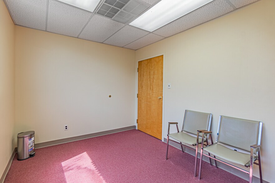 More Photos Of 35-37 Progress St, Edison Medical For Sale