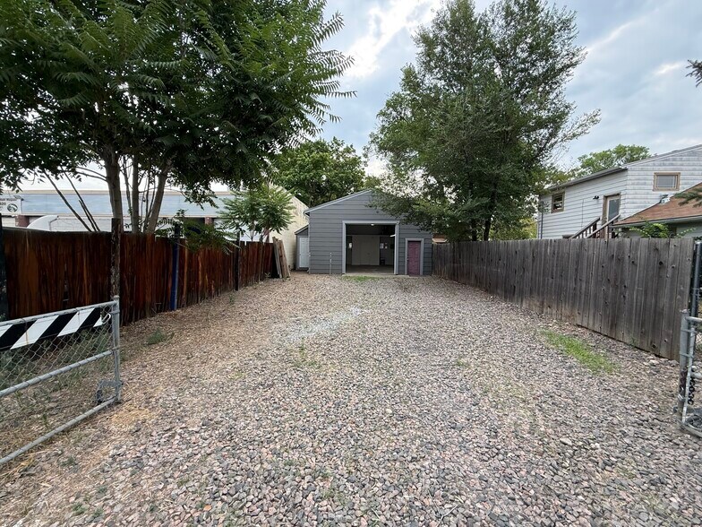 More Photos Of 1460 Chase St, Lakewood Warehouse For Lease