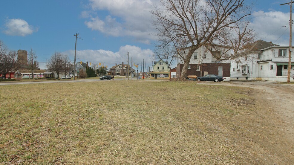 More Photos Of 800 Martin Luther King Ave, Flint Land For Sale