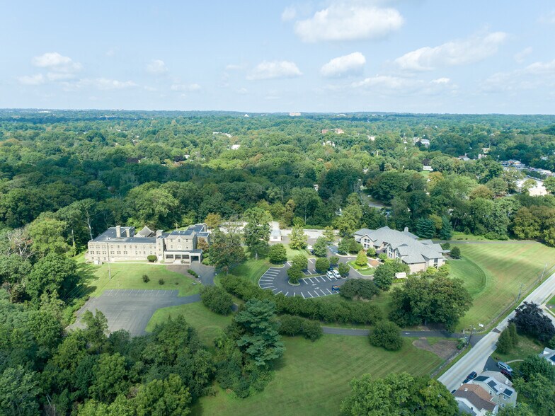 More Photos Of 100 W Laurel Ave, Cheltenham Township Office For Lease
