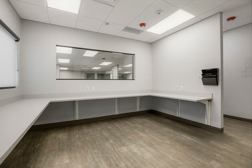 More Photos Of 3247 S Lincoln St, Englewood Medical For Lease