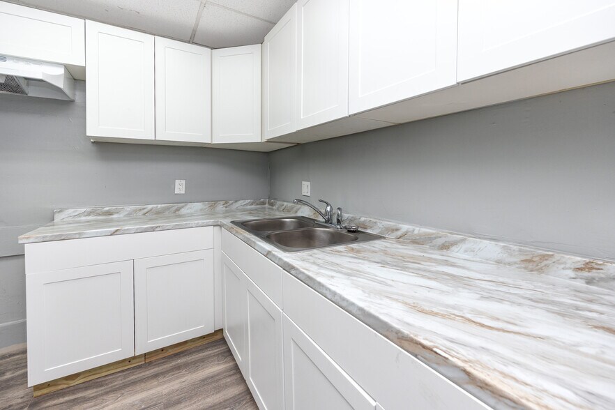 More Photos Of 2100 Dr Martin Luther King Jr St S, Saint Petersburg Medical For Sale