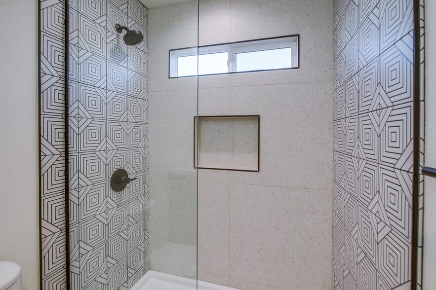 More Photos Of 3449 Ocean Front Walk, San Diego Apartments For Sale