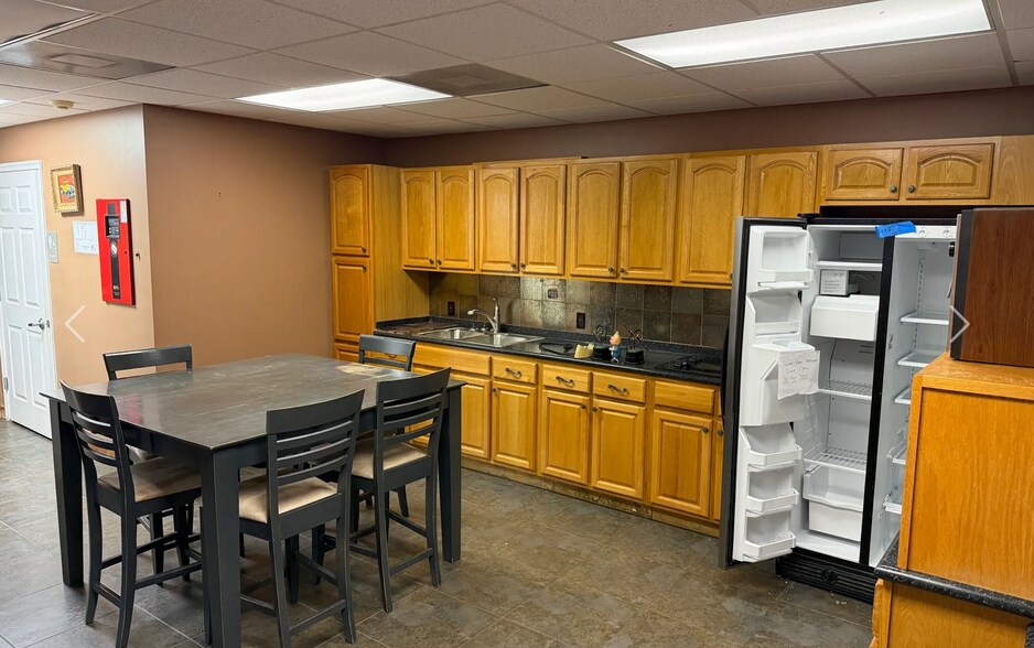 More Photos Of 515 Distribution Dr, Melbourne Industrial For Lease