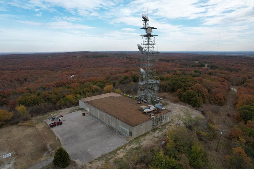 Primary Photo Of 858 Ferguson Rd, Mounds Manufacturing For Sale