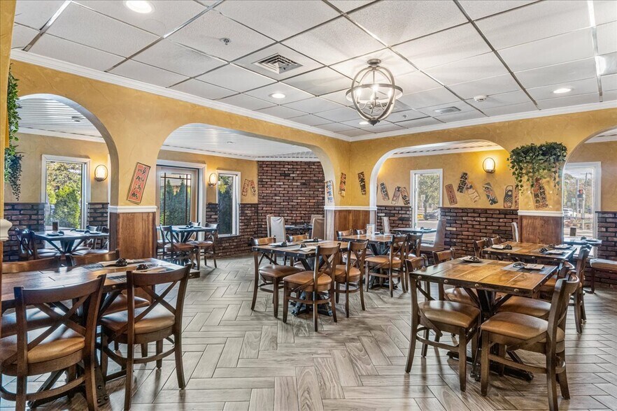 More Photos Of 4 Main St, Kings Park Storefront Retail Residential For Sale