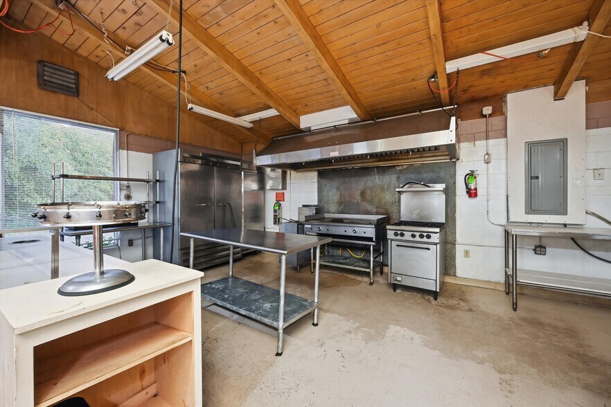 More Photos Of 3794 CA-20, Nice General Retail For Sale