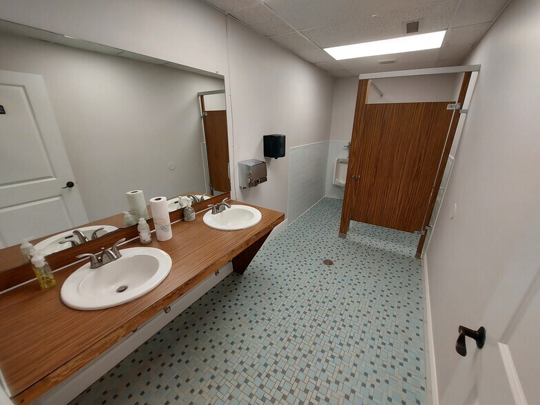 More Photos Of 1717 Legion Rd, Chapel Hill Coworking Space