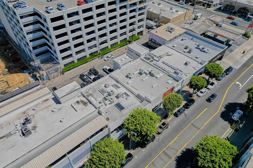 More Photos Of 130-134 S Robertson Blvd, Los Angeles Storefront For Sale
