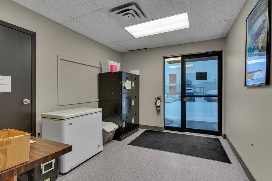 More Photos Of 590 Cataraqui Woods Dr, Kingston Flex For Sale