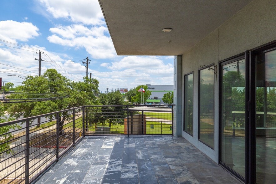 More Photos Of 6444 Burnet Rd, Austin Apartments For Sale