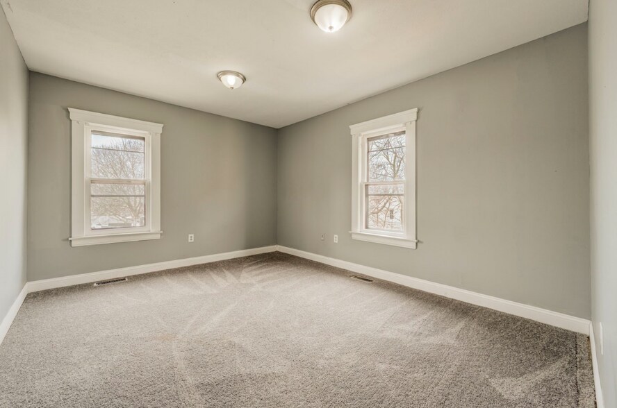 More Photos Of 4432 Pearl Rd, Cleveland Specialty For Sale