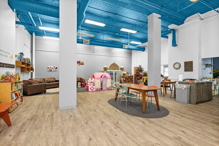 More Photos Of 202 E Superior St, Duluth Office For Sale