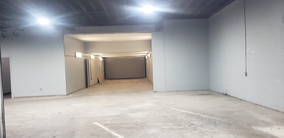 More Photos Of 17721 Sherman Way, Reseda Auto Repair For Sale