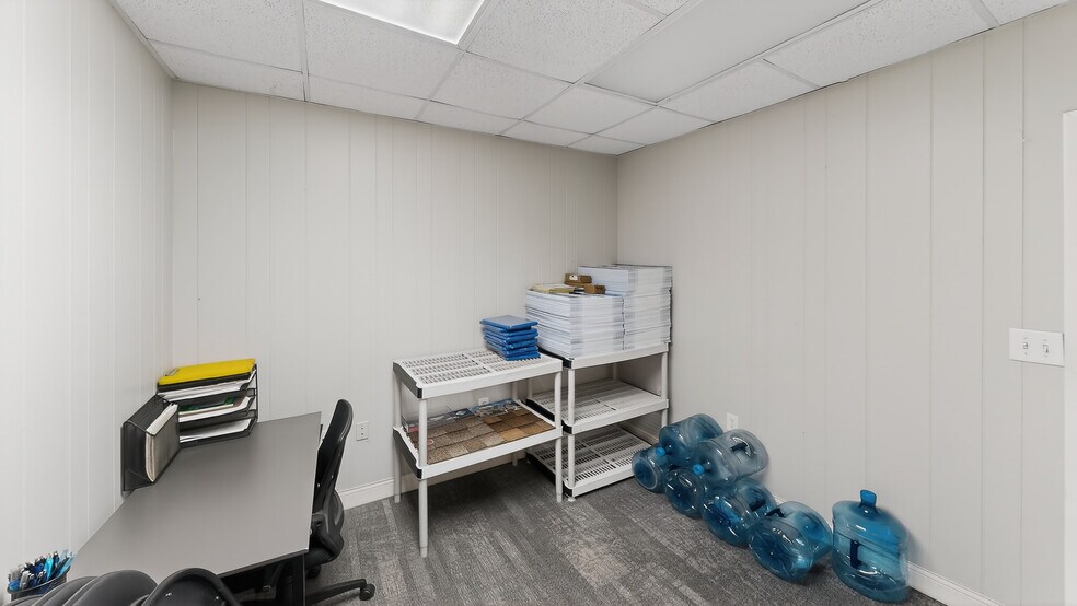 More Photos Of 515-519 18th St, Orlando Warehouse For Lease