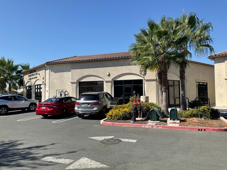 More Photos Of 2380-2390 Fairview Ave, Brentwood Storefront Retail Office For Lease