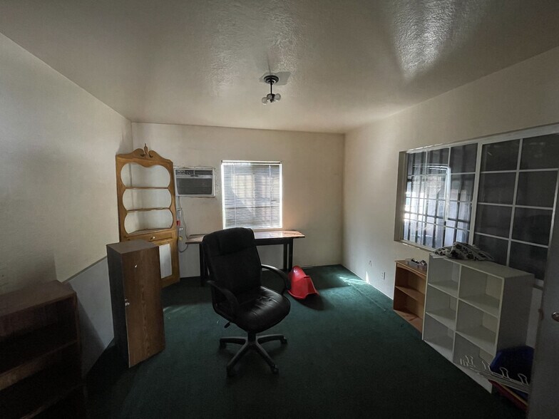 More Photos Of 1313 Brundage Ln, Bakersfield Office For Lease