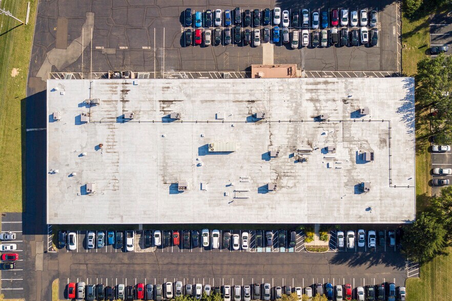 More Photos Of 2021 Cabot Blvd W, Langhorne Warehouse For Lease