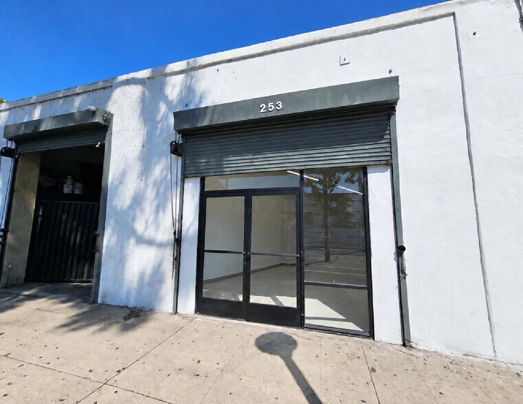 More Photos Of 247-257 W Martin Luther King Blvd, Los Angeles Manufacturing For Lease