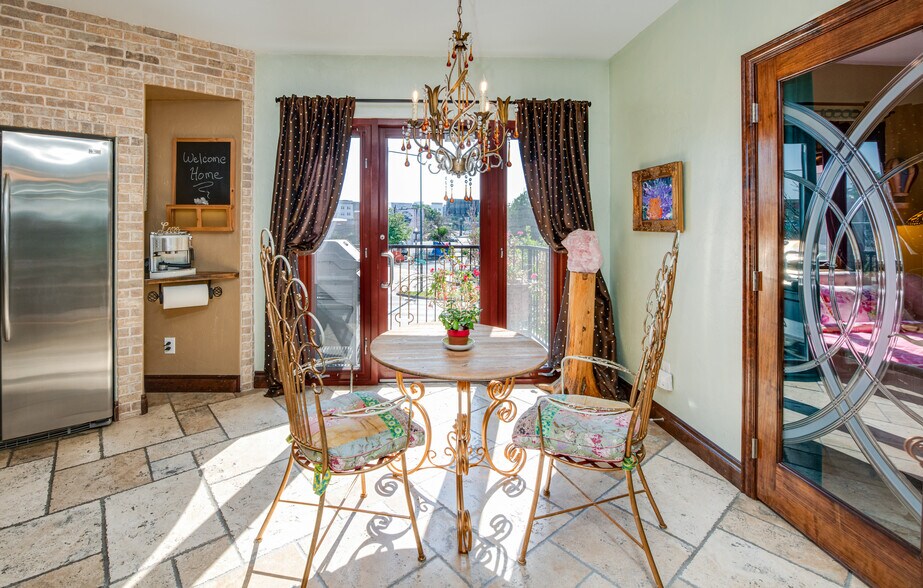 More Photos Of 2150 Curtis St, Denver Storefront Retail Office For Sale