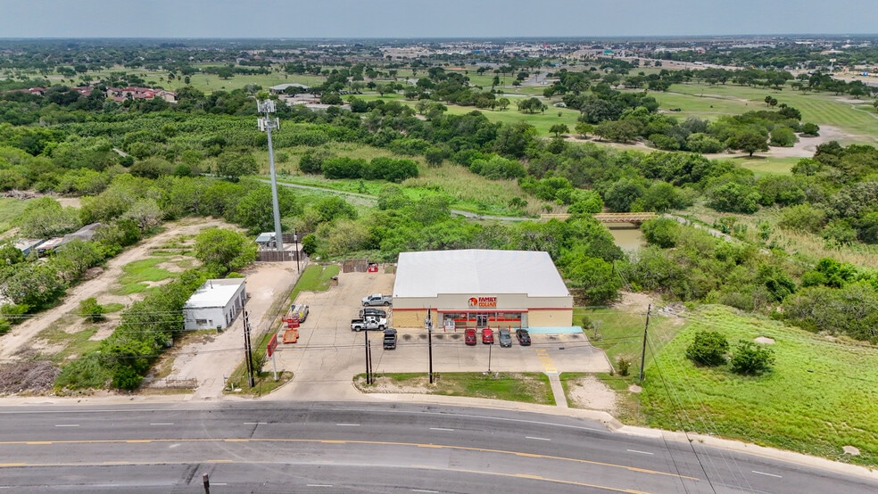 More Photos Of 110 S Rangerville Rd, Harlingen General Retail For Sale