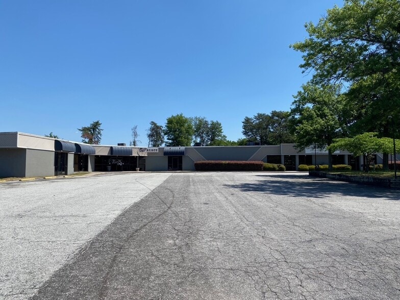 More Photos Of 52-58 Airview Dr, Greenville General Retail For Lease