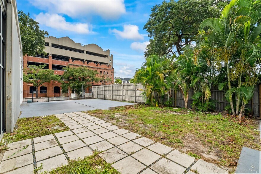 More Photos Of 1517 E 5th Ave, Tampa Office For Lease