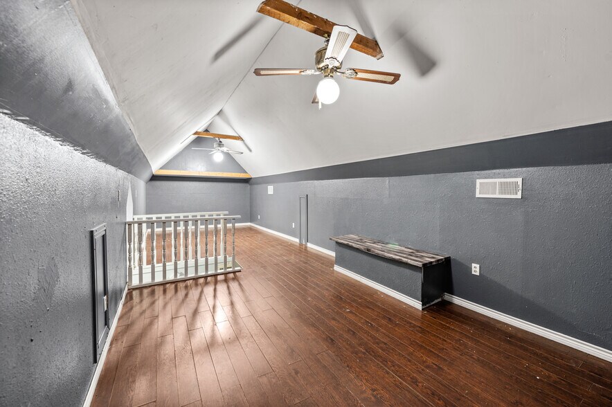 More Photos Of 3825 TX-154 Hwy, Quitman Office Residential For Sale