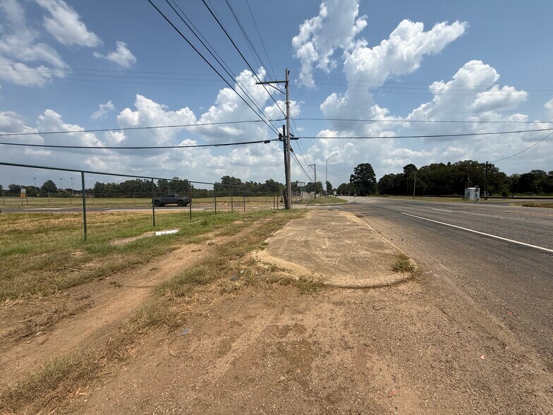 More Photos Of 2700 W Upshur Ave, Gladewater Land For Sale