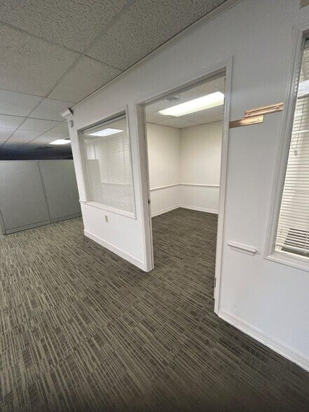 More Photos Of 4526-4532 US Hwy 19, New Port Richey Bank For Lease