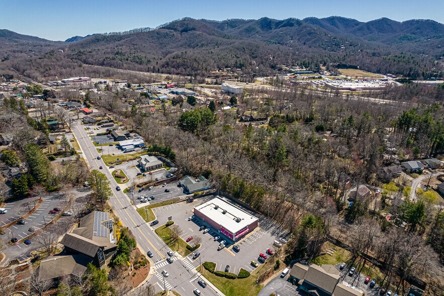 More Photos Of 425 W State St, Black Mountain Drugstore For Sale