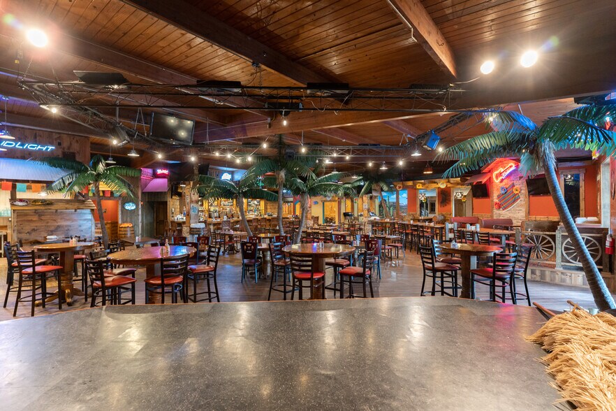 More Photos Of 1401 S Morley St, Moberly Restaurant For Sale