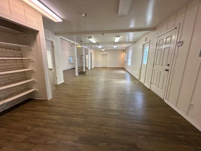 More Photos Of 6628 Crestway Dr, San Antonio Flex For Sale