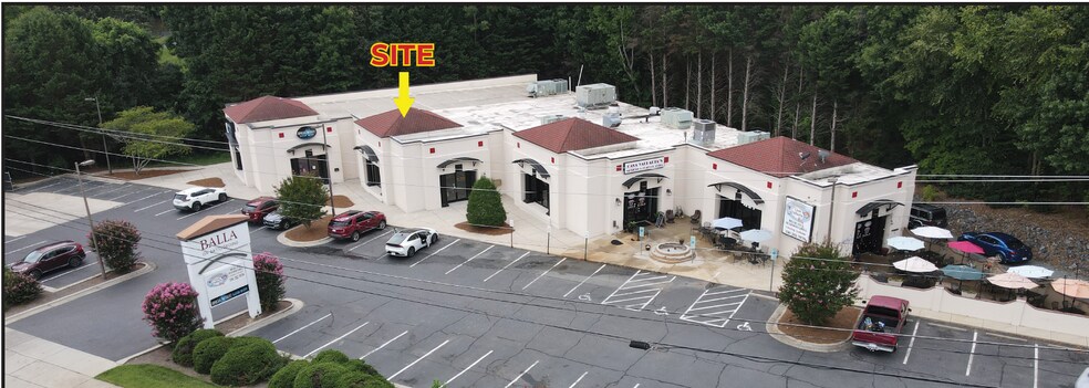 More Photos Of 3909 Battleground Ave, Greensboro Storefront For Lease