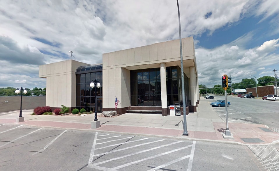 More Photos Of 701 Sumner Ave, Humboldt Office For Sale