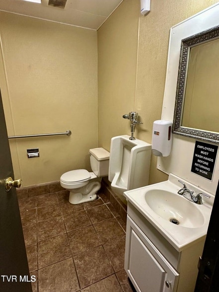 More Photos Of 920 E 5th St N, Big Stone Gap Restaurant For Sale