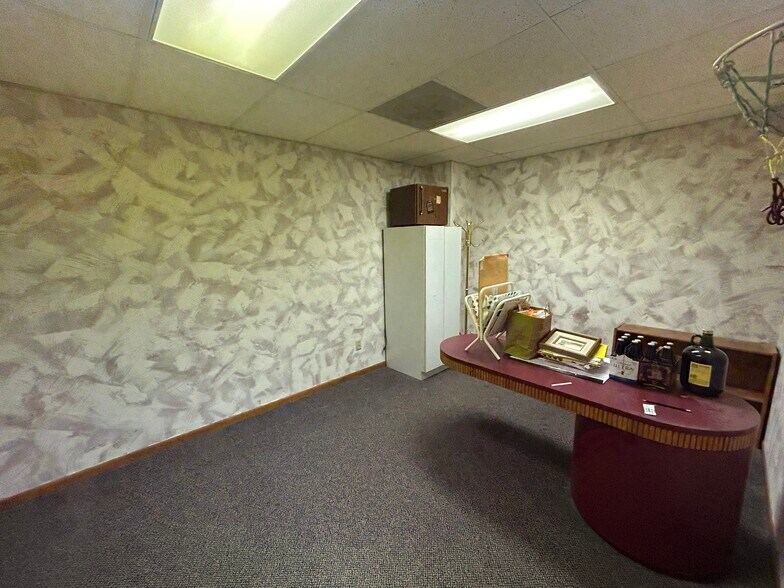 More Photos Of 455 E Grand River Ave, Brighton Unknown For Lease