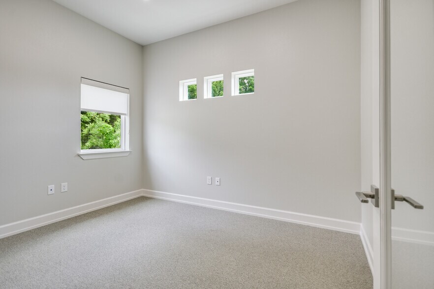 More Photos Of 2901 Caballo Ranch Blvd, Leander Office For Sale