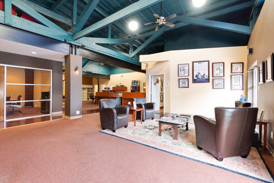 More Photos Of 122 S Calhoun St, Tallahassee Office For Lease