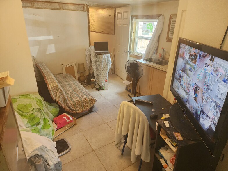 More Photos Of 9618 FM 1462 Rd, Alvin Convenience Store For Sale