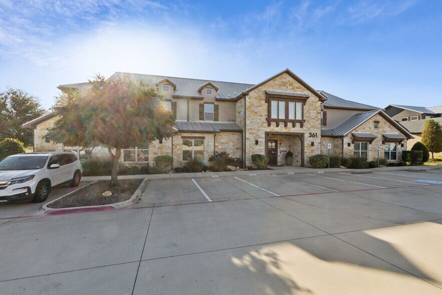 More Photos Of 361 W Byron Nelson Blvd, Roanoke Office For Lease