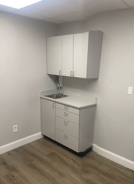 More Photos Of 150 N Finley Ave, Basking Ridge Medical For Lease