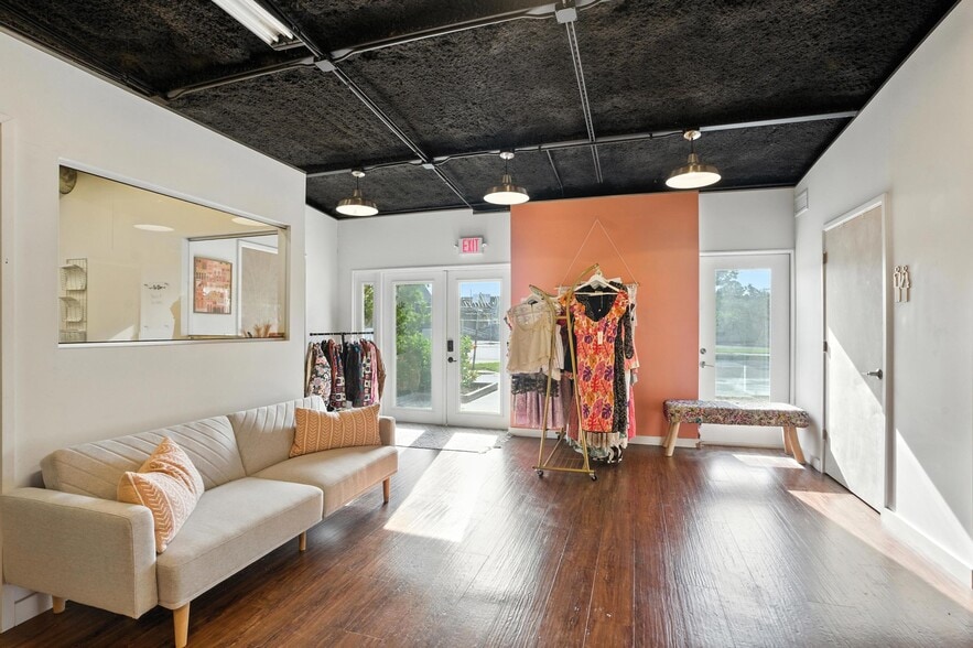 More Photos Of 30 Mango St, Englewood Office For Sale