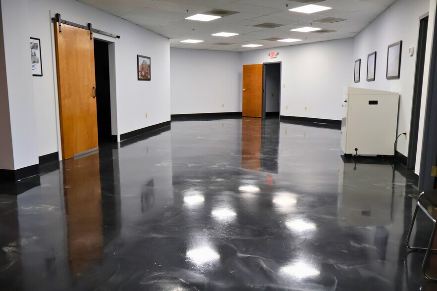 More Photos Of 6405 Flank Dr, Harrisburg Office For Sale