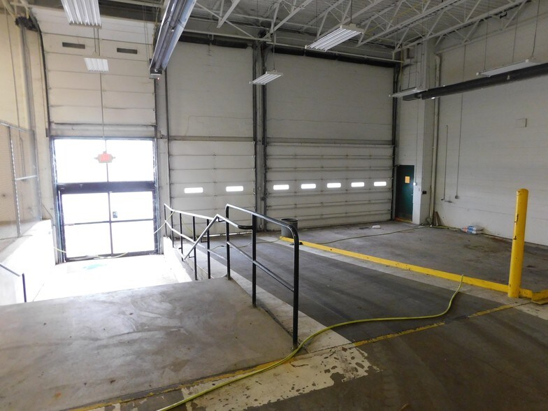 More Photos Of 3735 Board Rd, York Warehouse For Lease