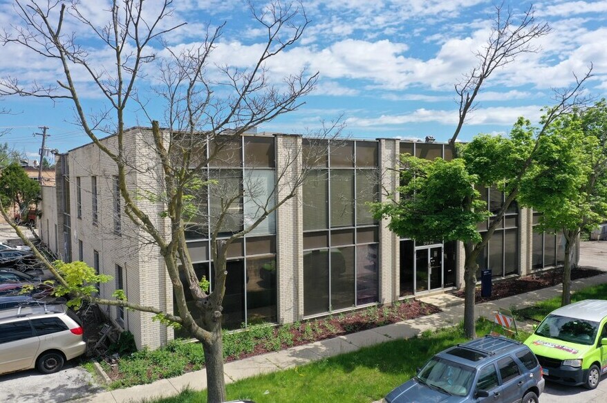 Primary Photo Of 9914 W Derby Ln, Westchester Flex For Sale